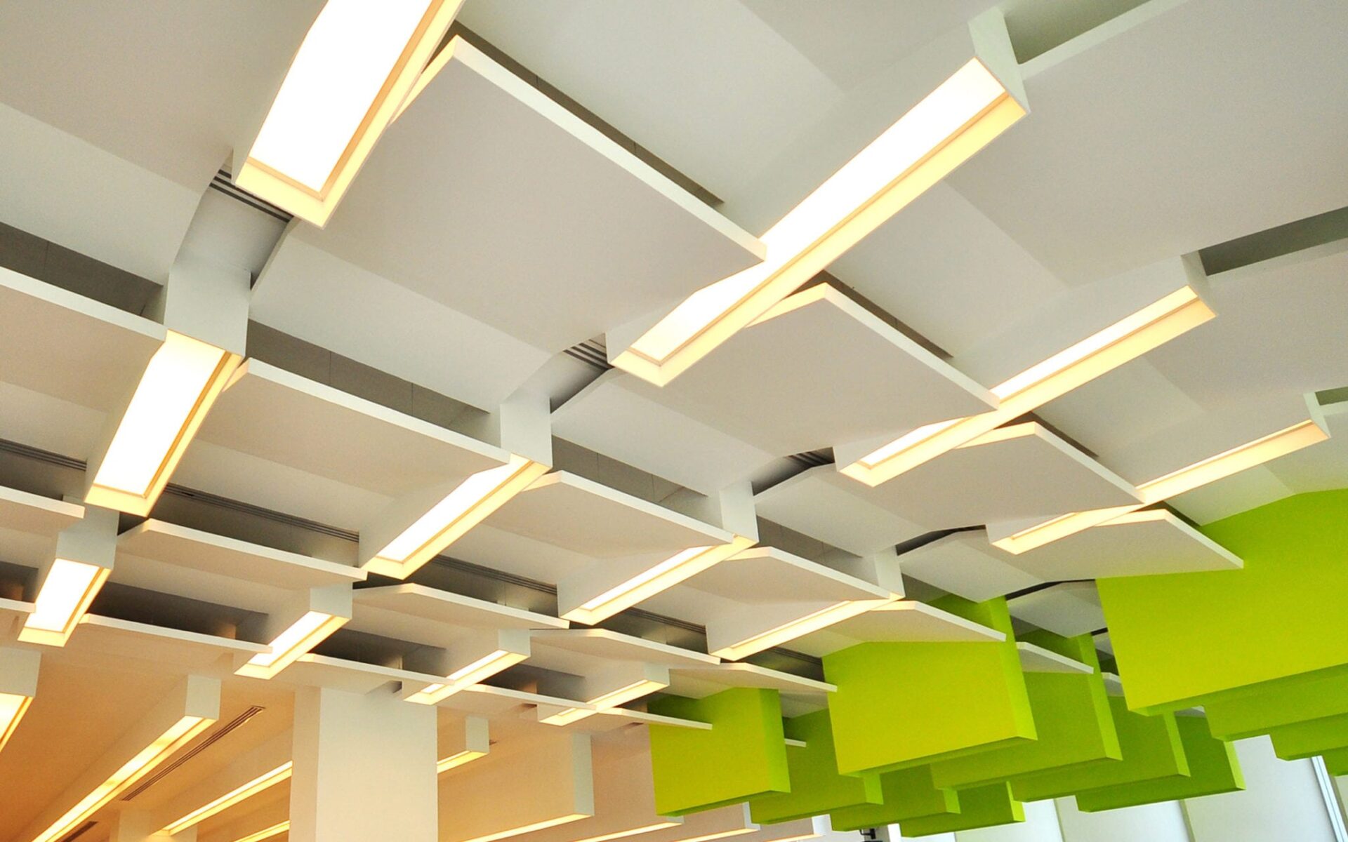LIGHTI~1 Integrated lights in suspended ceiling