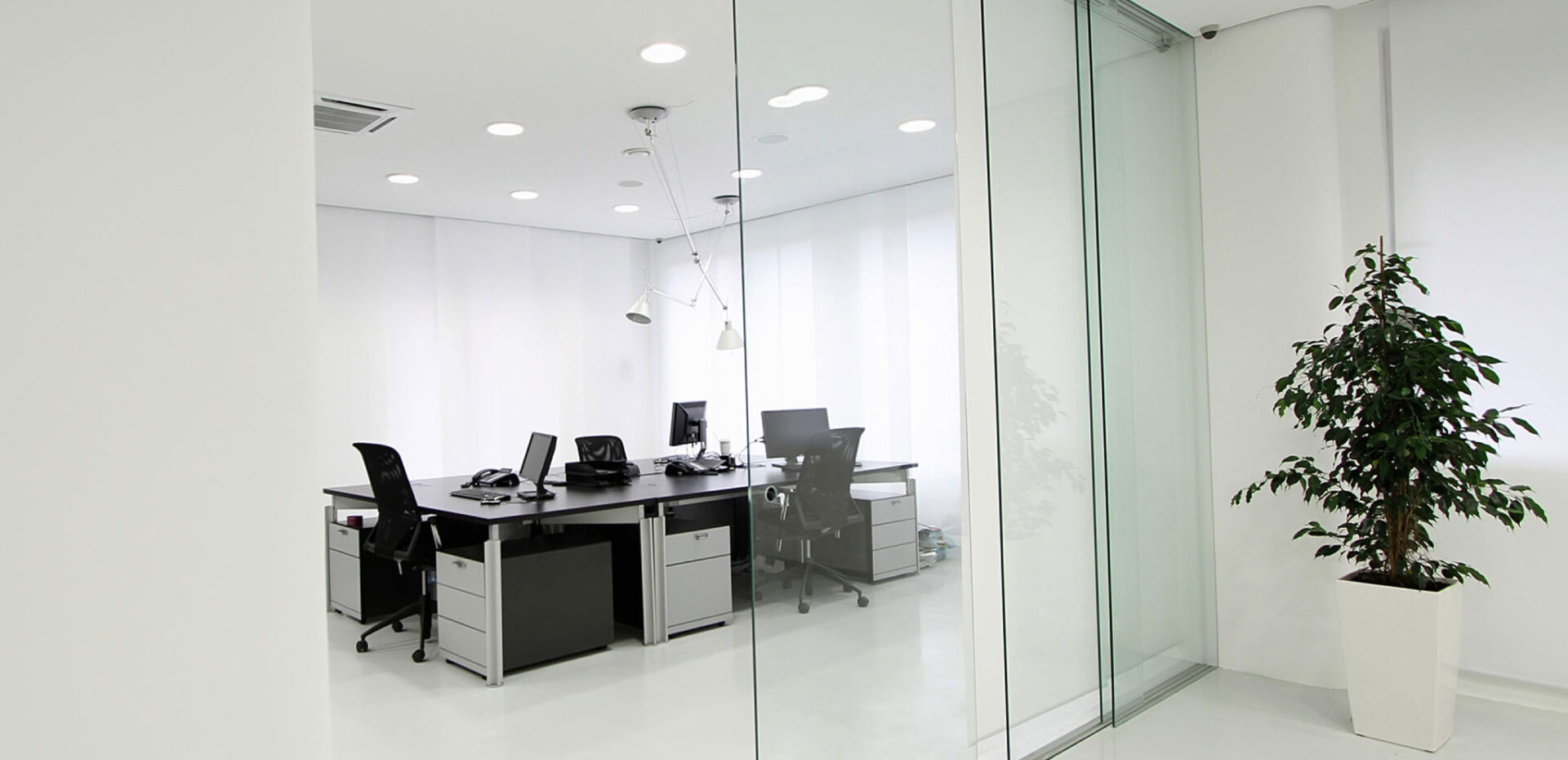 glass partitioning inside office room glass partitioning inside office room