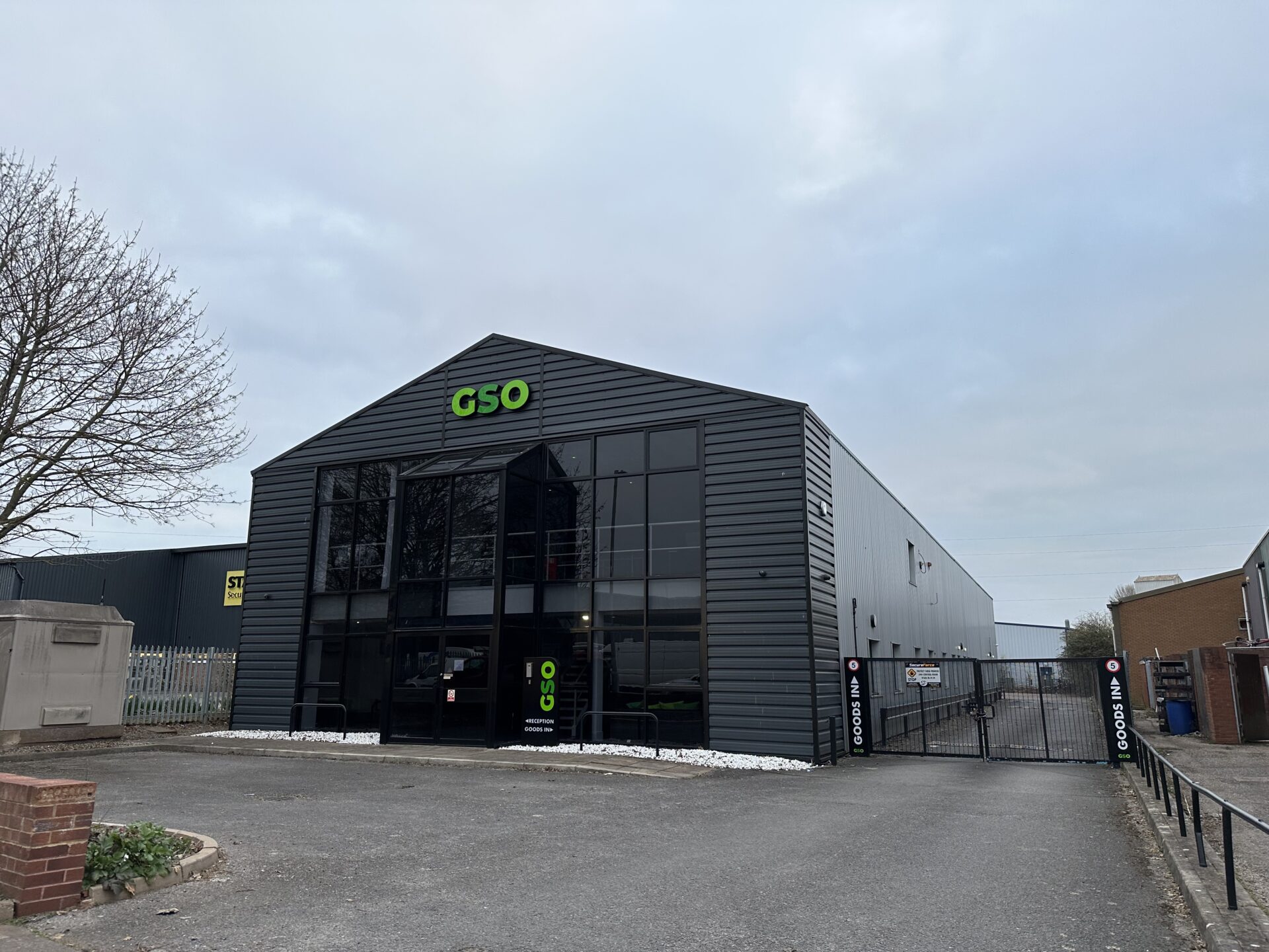 golf shop online exterior